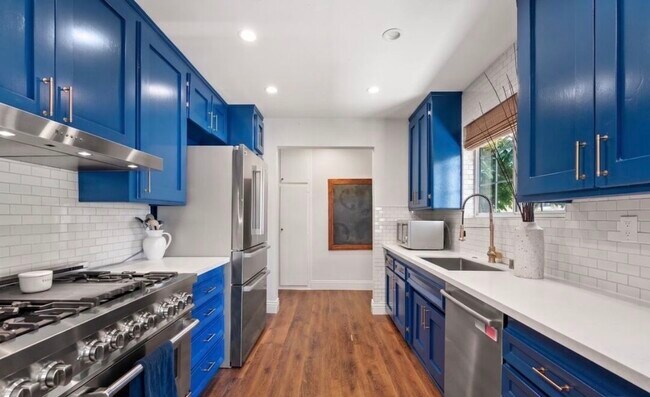 Foto del edificio - 25202 Atwood Blvd