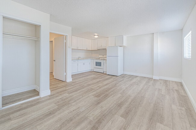 Foto del edificio - McDonald Apartments