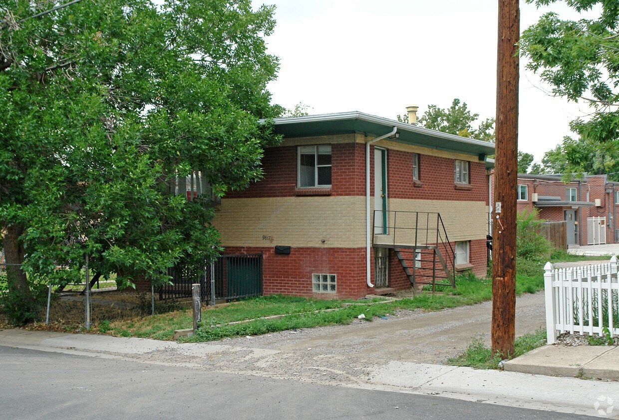 Foto del edificio - 9813 E 23rd Ave