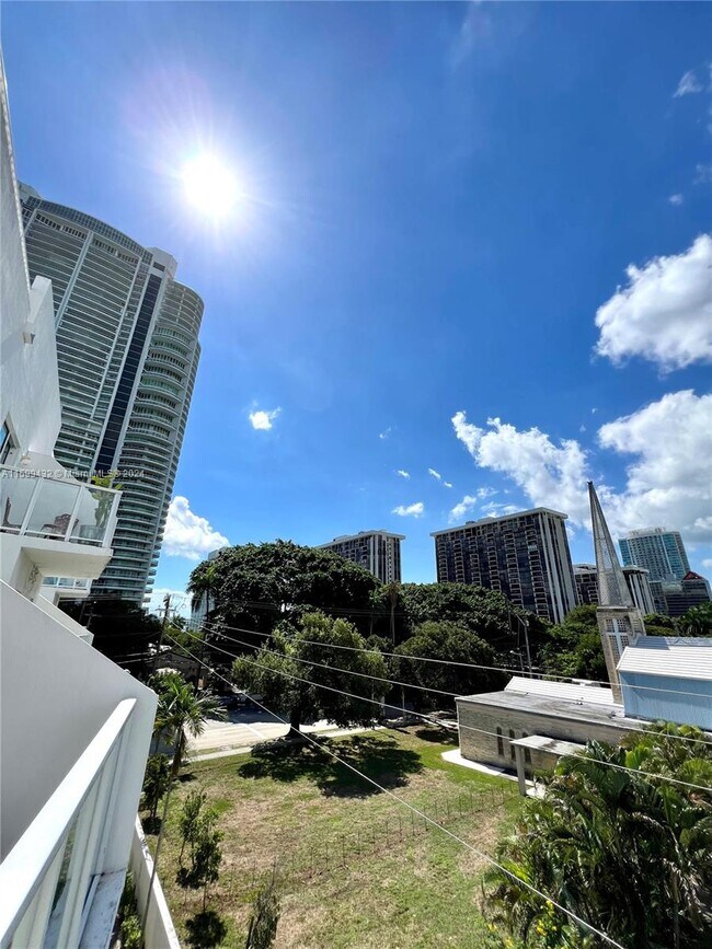 Foto del edificio - 1650 Brickell Ave