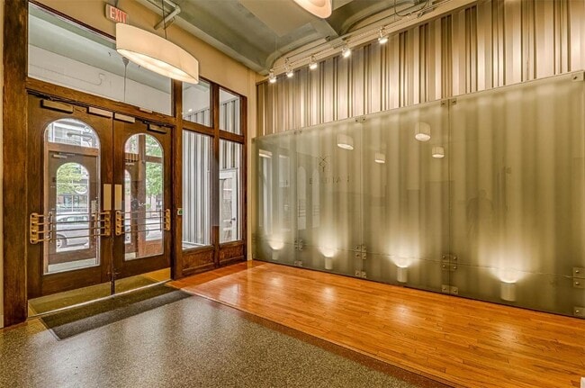 Foto del edificio - 1136 Washington Ave