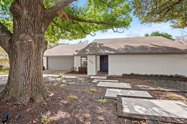 Foto del edificio - 7302 Marywood Cir