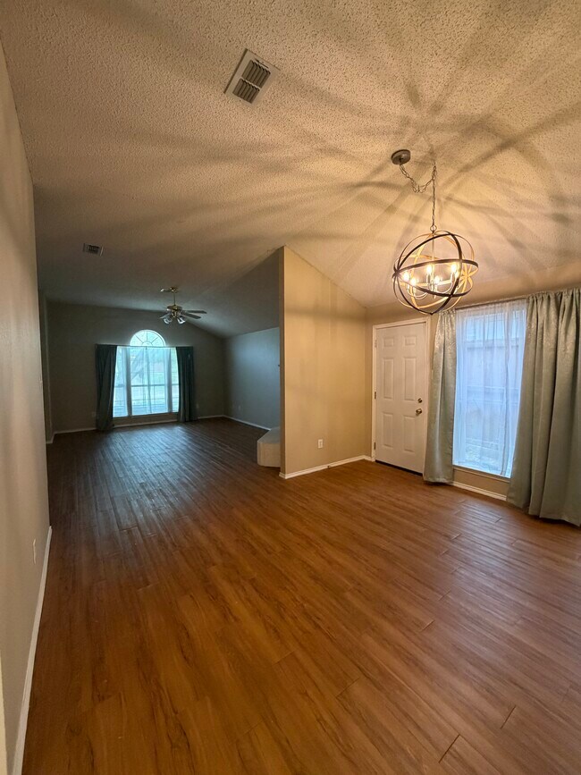 Foto del edificio - 2521 Ensenada Ln