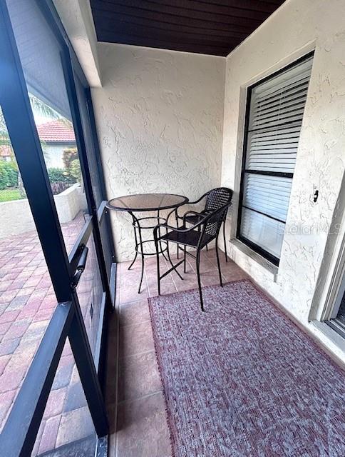 Foto del edificio - 230 Laurel Hollow Dr