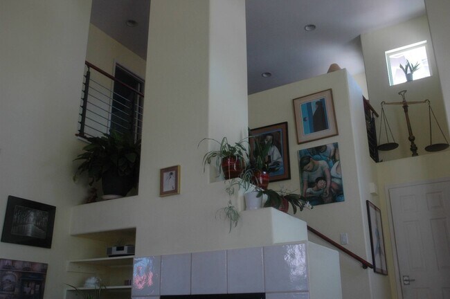 Building Photo - Available NOW Charming 3-Bedroom Home for ...