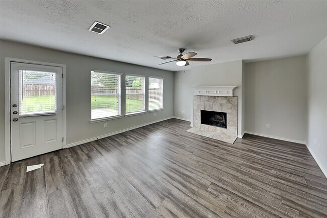 Building Photo - 14006 Honey Bee Ct