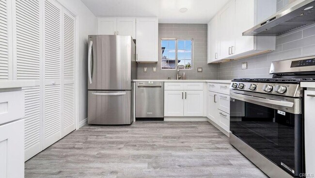 Foto del edificio - 2323 Harriman Ln