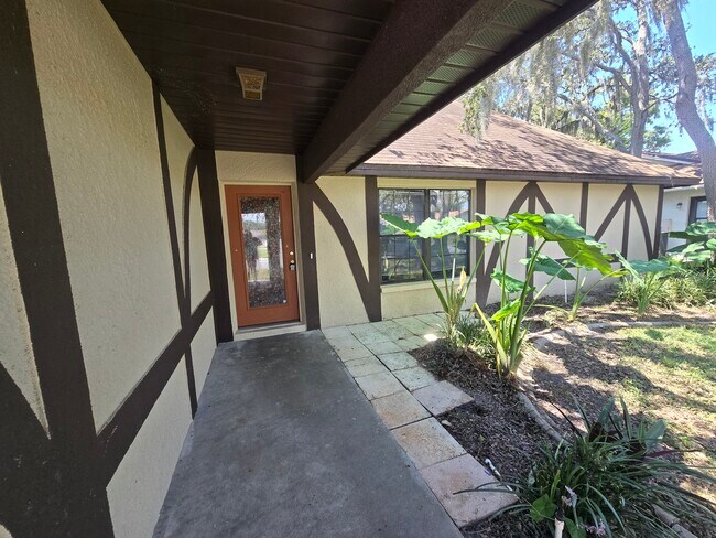 Foto del edificio - 13309 Woodward Dr
