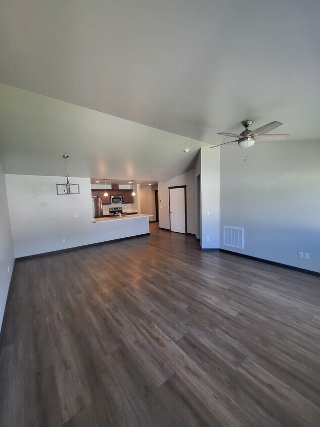 Foto principal - 1399 Destiny Ln