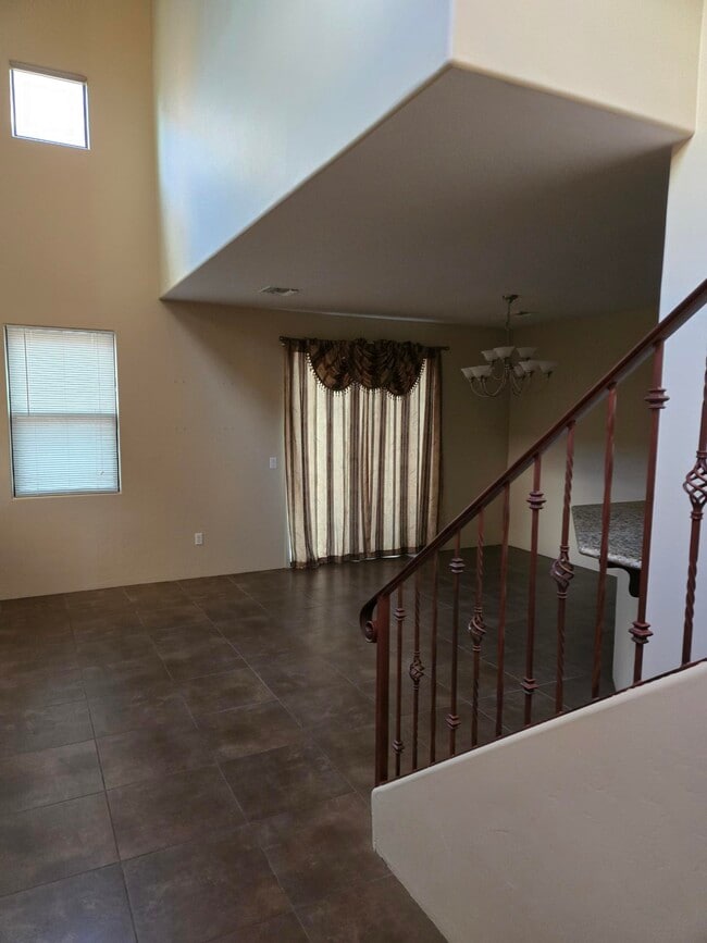 Building Photo - 402 E Croydon Park Rd