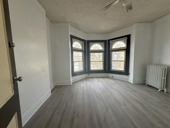 Building Photo - 39 S Farragut St