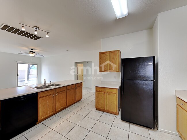 Building Photo - 6513 W Miami St