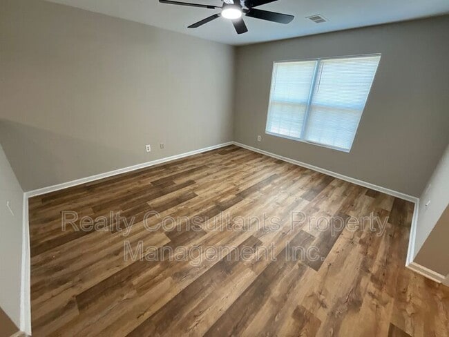 Foto del edificio - 1019 Manor Dr