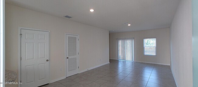 Building Photo - 124 Java Ln