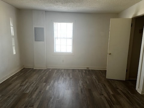 Foto del edificio - 6411 Mercer Rd