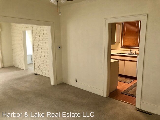 Building Photo - 3 br, 1 bath House - 813 Main St