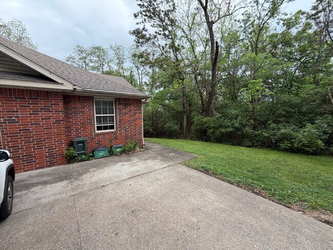 Foto del edificio - Modern, Low Maintenance Townhome in a Prime Fayetteville Location