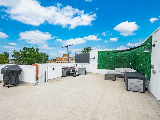 Foto del edificio - 1438 Indianola Ave