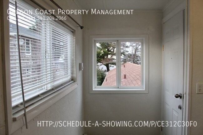 Building Photo - 20 Graham Ave