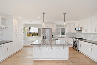 Building Photo - 122 S Guadalupe Ave