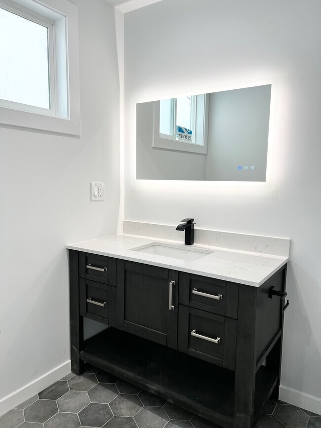 Foto del edificio - 2 Maywood Ave