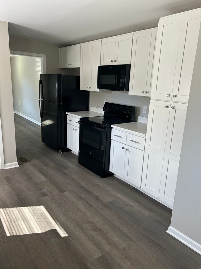 Building Photo - 1907 NE 26th St