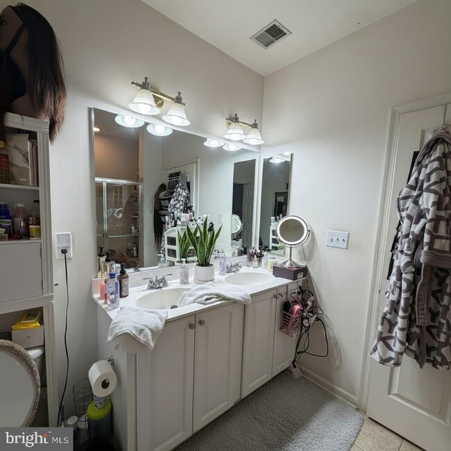 Building Photo - 2608 Hoods Mill Ct