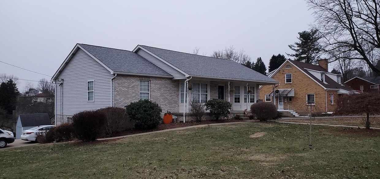 Foto principal - 1009 Thorn Run Rd