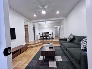 Building Photo - 205 W 15th St