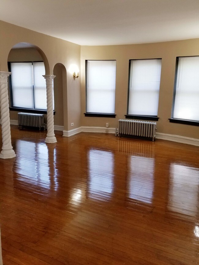 Foto del edificio - 8042 S Ellis Ave
