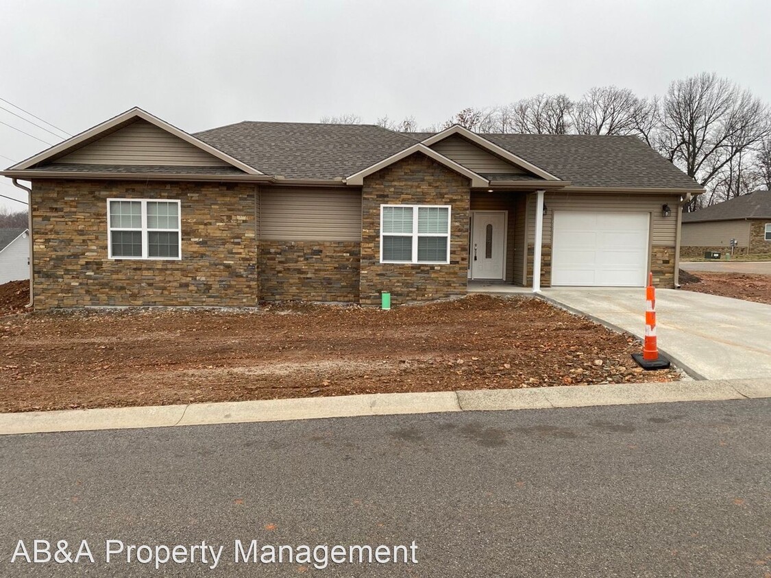 Primary Photo - 2 br, 2 bath House - 680 Sycamore