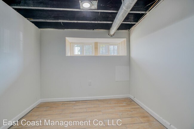 Building Photo - 2 br, 2.5 bath House - 824 E 22nd St