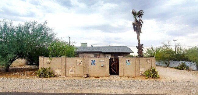 Building Photo - 1451 N Kilbright Ave