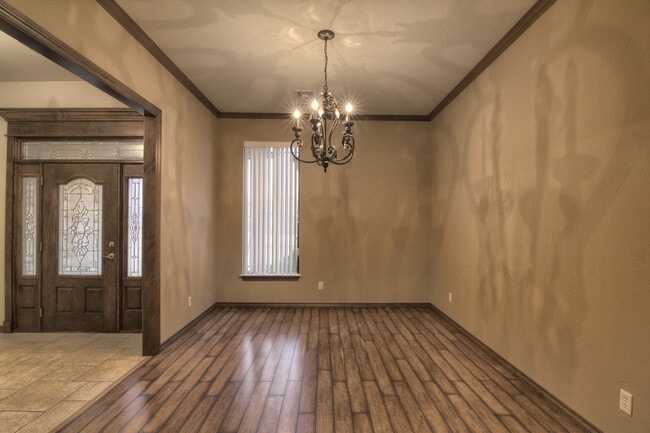 Building Photo - Regency Pointe Addition- Community Pool- 3...