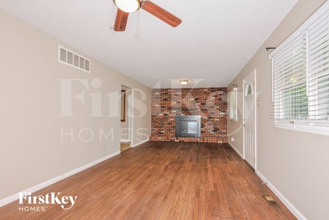 Building Photo - 7 Winded Way Ct