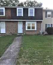 Building Photo - 188 Farm Rd
