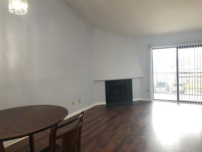 Building Photo - 10075 Westpark Dr