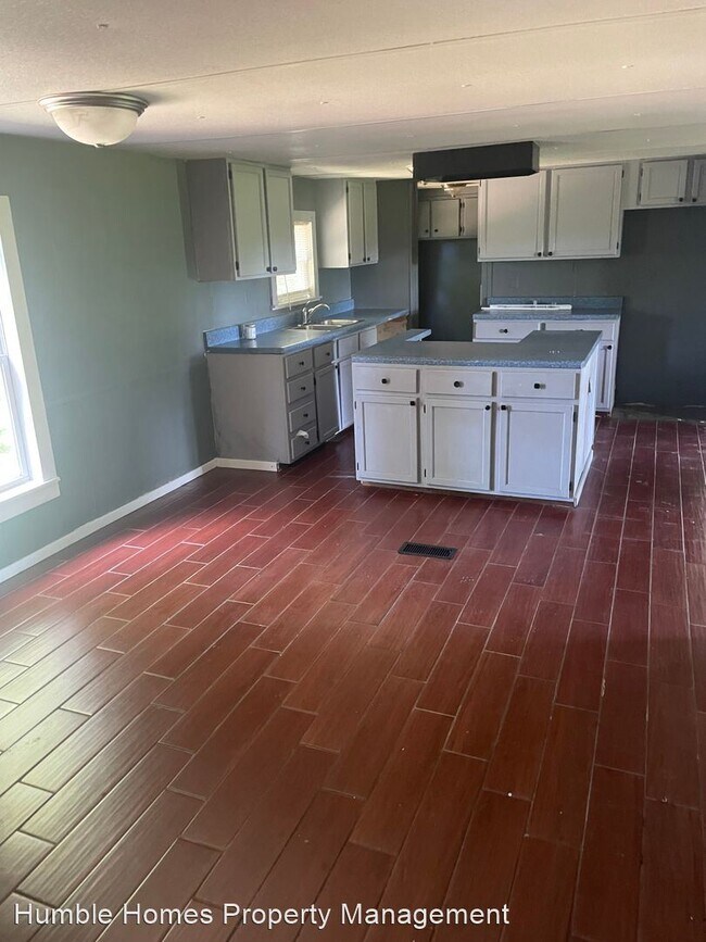 Foto del edificio - 3 br, 2 bath House - 2890 Cemetery Road