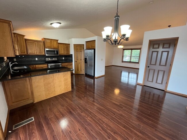 Building Photo - 8020 Renatta Dr