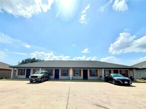 Building Photo - 9 Inspiration Rd