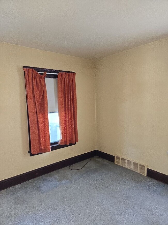 Foto del edificio - 15714 Holmes Ave