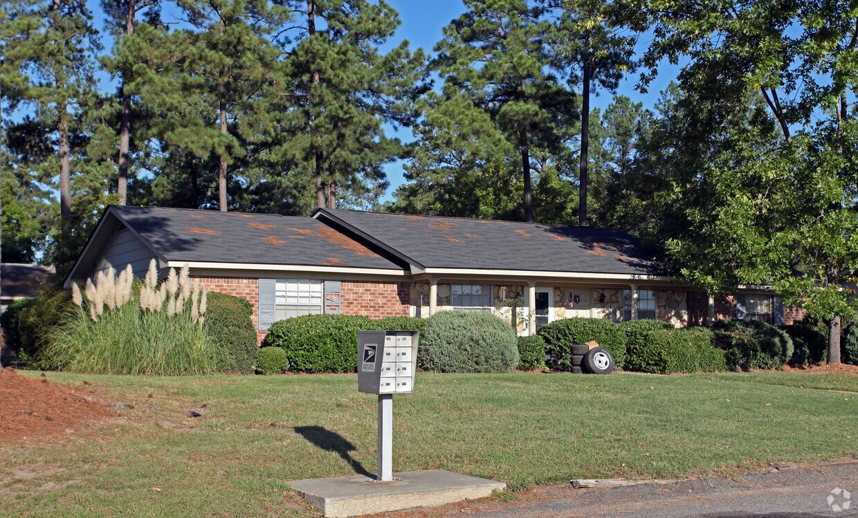 Woodknoll Duplexes Apartments in Augusta, GA