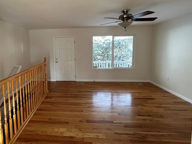 Foto del edificio - 3 Bedroom / 3 Bath Home in Millcreek