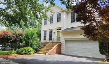 Building Photo - 43555 Hyland Hills St
