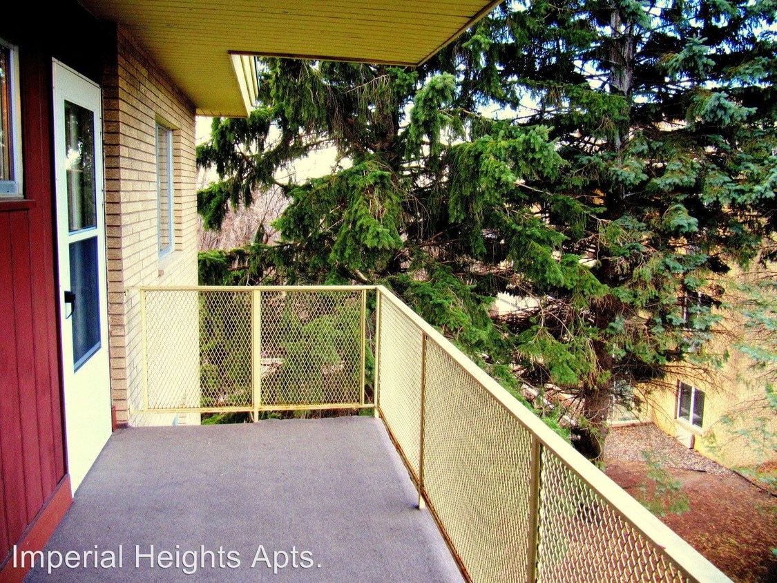 Primary Photo - 85 Imperial Dr W