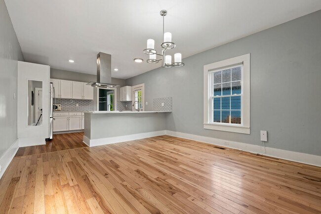 Foto del edificio - Beautifully Renovated 2 Bed / 2 Bath Home with Fenced Yard in Durham!