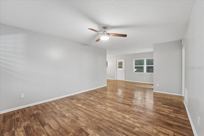 Foto del edificio - 1826 Pineview Cir