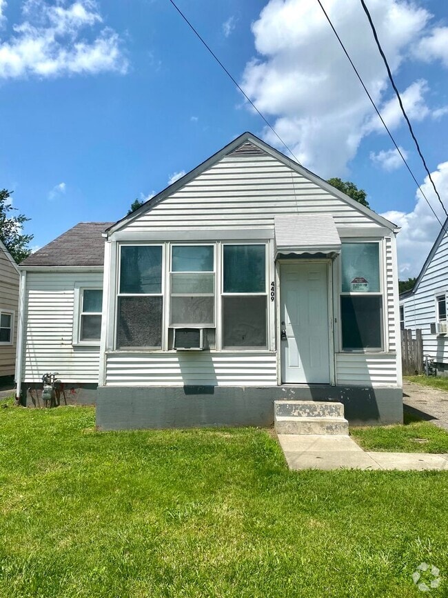 Building Photo - 4409 Sunset Ave
