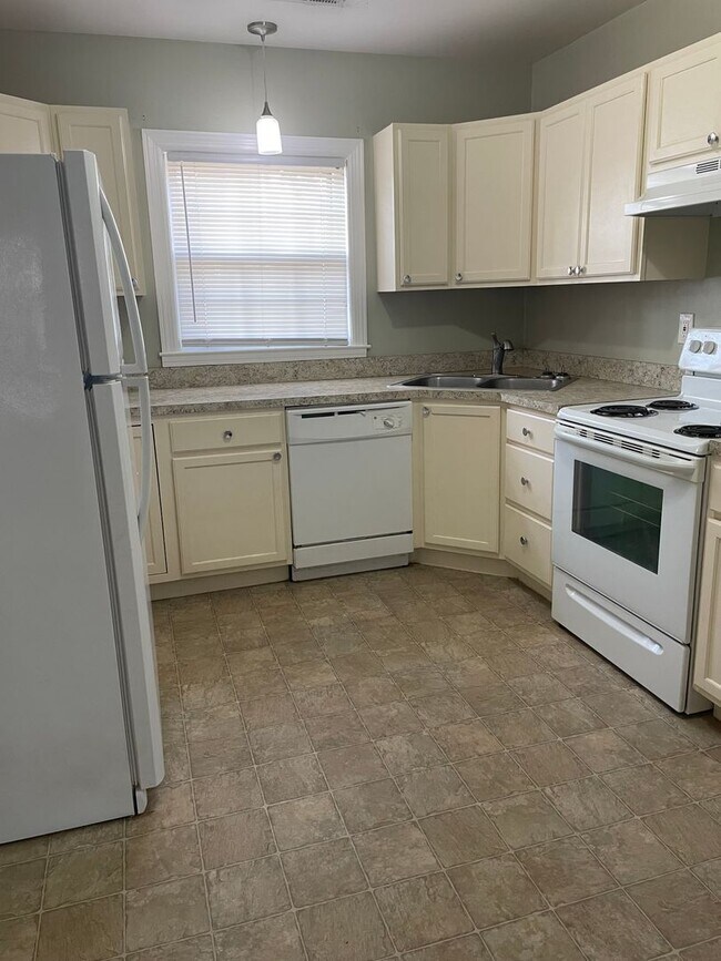 Building Photo - 131 McGavock