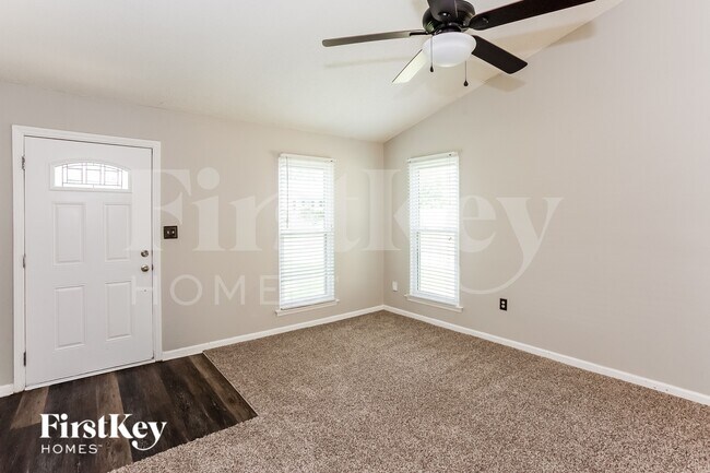 Foto del edificio - 7938 Lindfield Ct